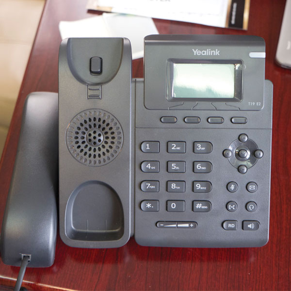 1743_anh_thuc_te_dien_thoai_ban_ip_yealink