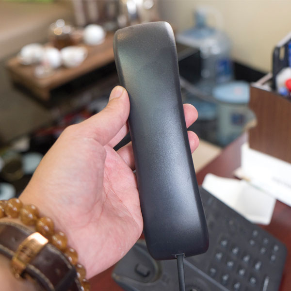 1743_tay_cam_phone_yealink_t19e2