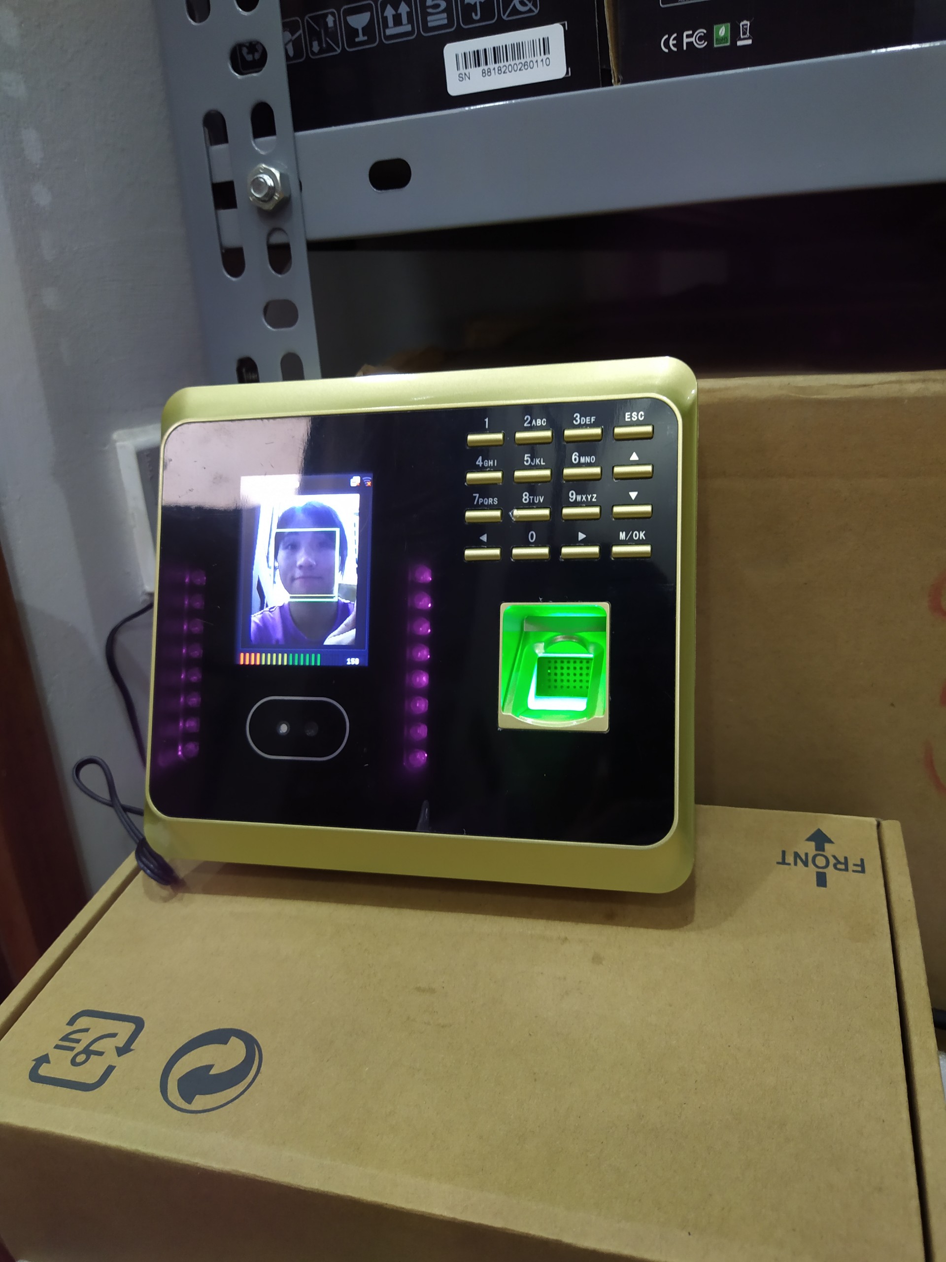  Máy Chấm Công Wifi Khuôn Mặt Ronald Jack MB300