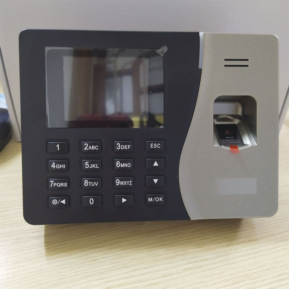 Máy Chấm Công Vân Tay Ronald Jack 2400